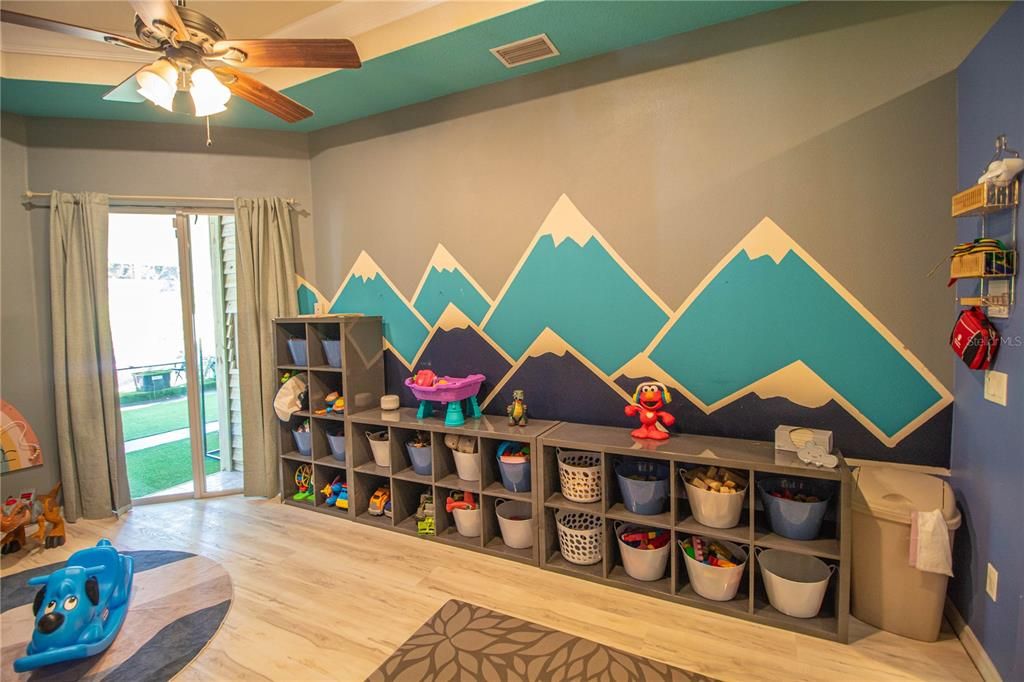 待售: $875,000 (0 贝兹, 0 浴室, 2530 平方英尺)