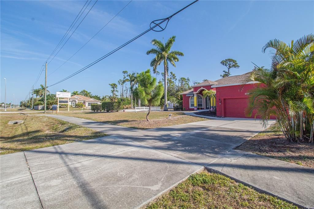 待售: $875,000 (0 贝兹, 0 浴室, 2530 平方英尺)