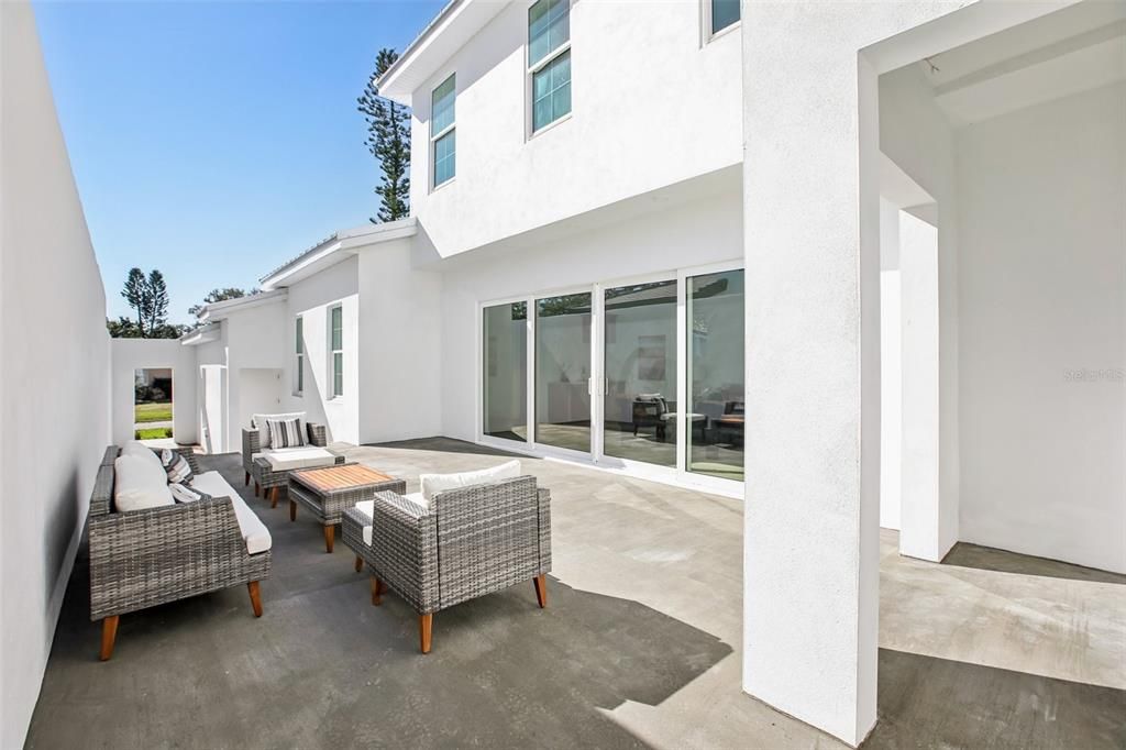 For Sale: $2,595,000 (4 beds, 3 baths, 3850 Square Feet)