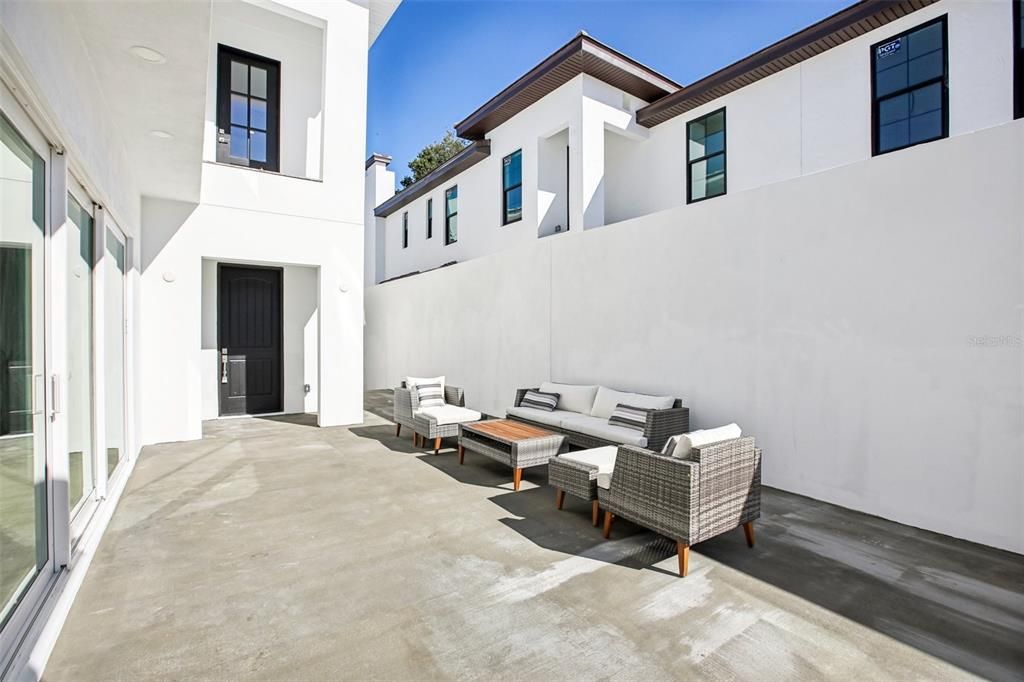 For Sale: $2,595,000 (4 beds, 3 baths, 3850 Square Feet)