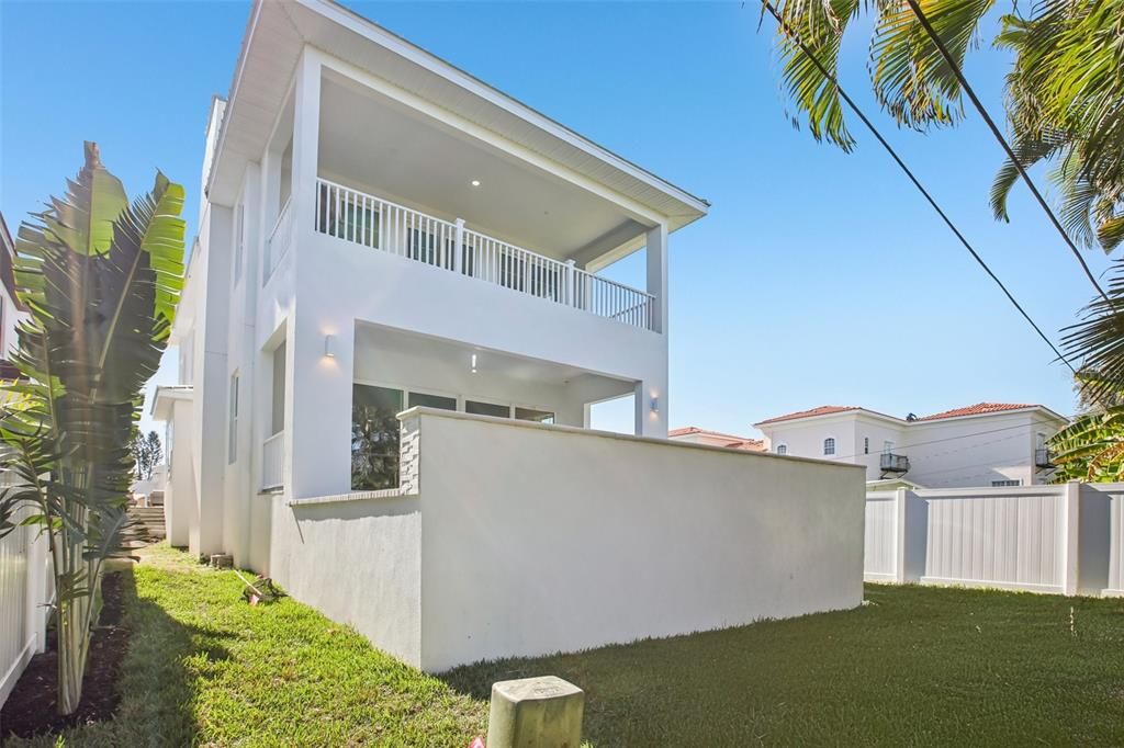 For Sale: $2,595,000 (4 beds, 3 baths, 3850 Square Feet)