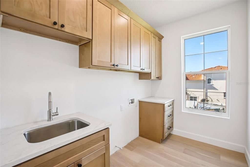 For Sale: $2,595,000 (4 beds, 3 baths, 3850 Square Feet)