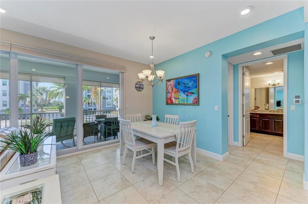 На продажу: $645,000 (2 спален, 2 ванн, 1456 Квадратных фут)