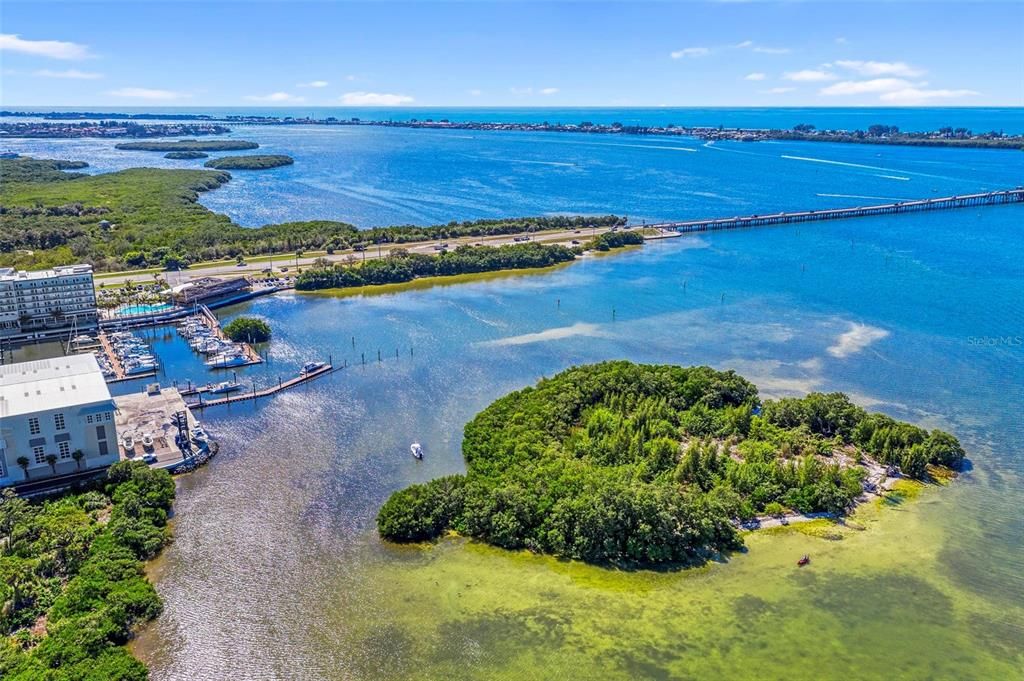 На продажу: $645,000 (2 спален, 2 ванн, 1456 Квадратных фут)