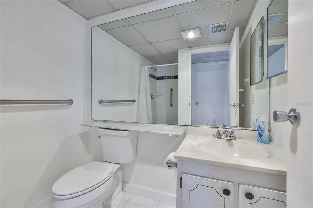 For Sale: $109,900 (2 beds, 2 baths, 960 Square Feet)