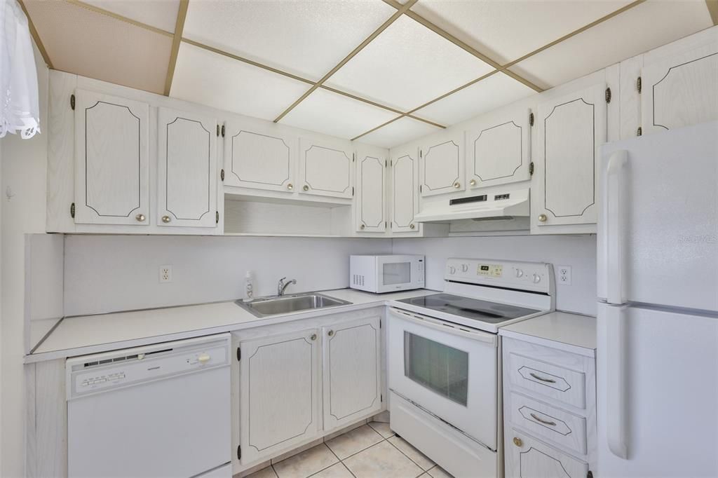 For Sale: $109,900 (2 beds, 2 baths, 960 Square Feet)