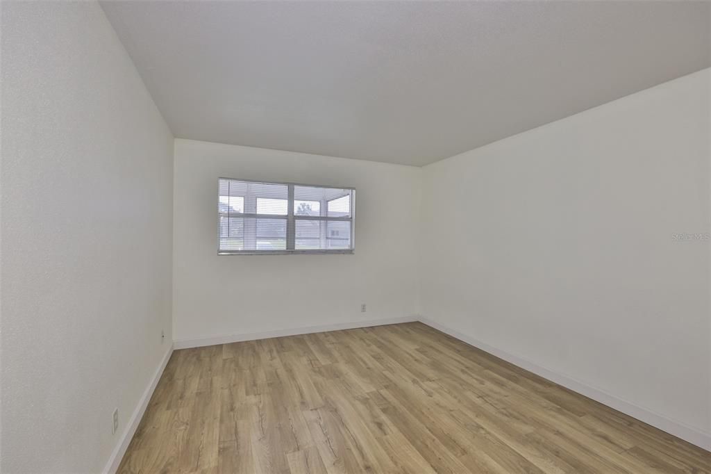 For Sale: $109,900 (2 beds, 2 baths, 960 Square Feet)