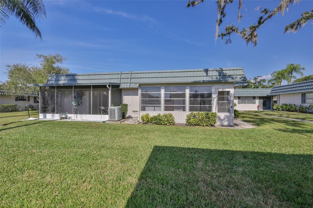 For Sale: $109,900 (2 beds, 2 baths, 960 Square Feet)