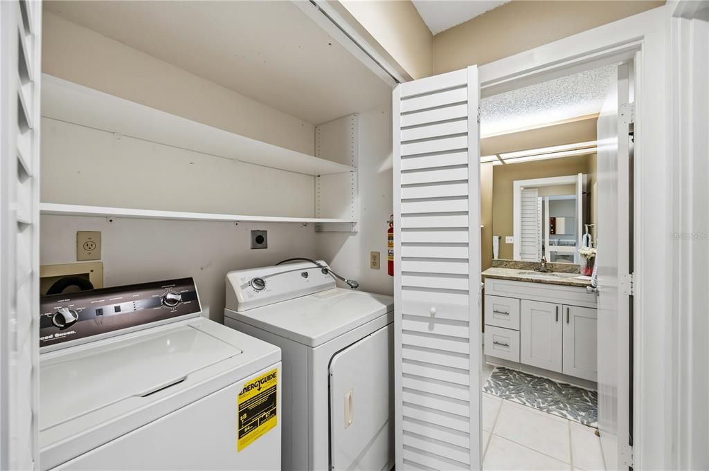 En Venta: $279,000 (2 camas, 2 baños, 1389 Pies cuadrados)