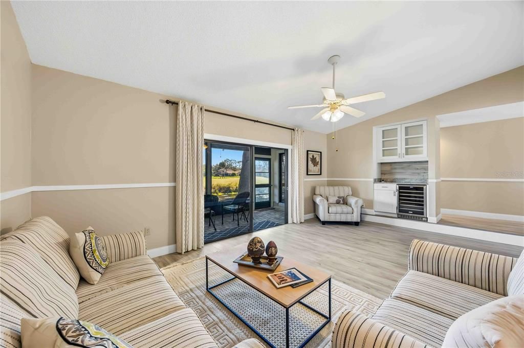 En Venta: $279,000 (2 camas, 2 baños, 1389 Pies cuadrados)