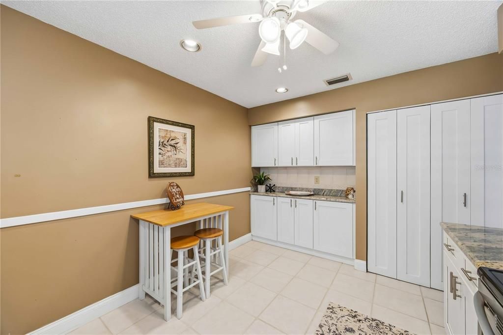 En Venta: $279,000 (2 camas, 2 baños, 1389 Pies cuadrados)