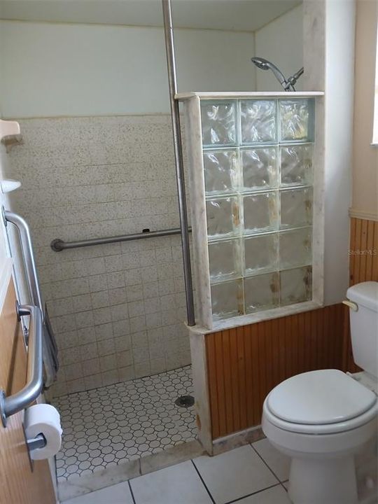 For Sale: $299,000 (3 beds, 2 baths, 1771 Square Feet)