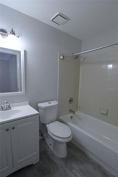 出租: $1,375 (1 贝兹, 1 浴室, 520 平方英尺)