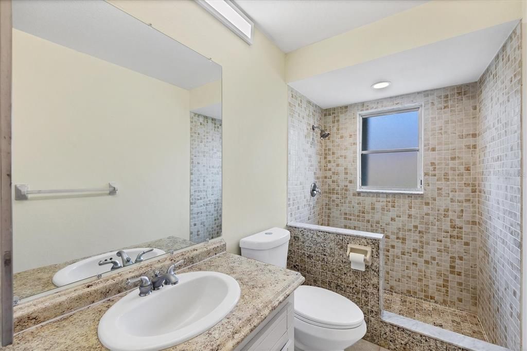 For Sale: $275,000 (3 beds, 2 baths, 1371 Square Feet)