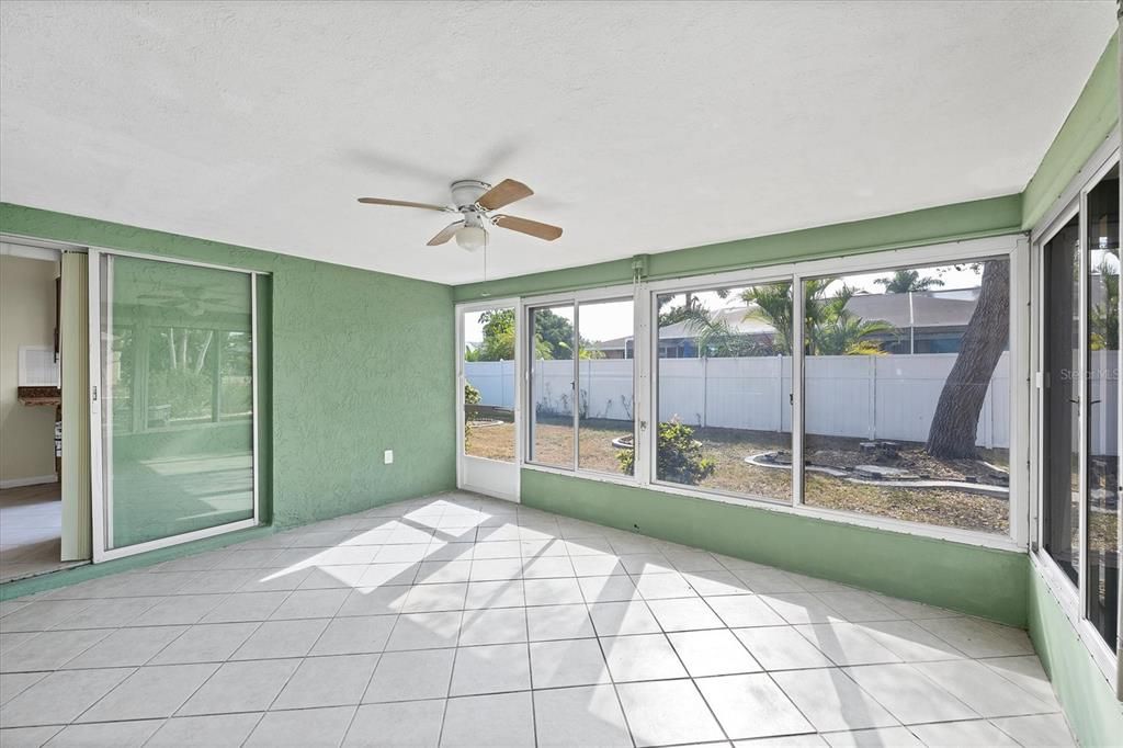 For Sale: $275,000 (3 beds, 2 baths, 1371 Square Feet)