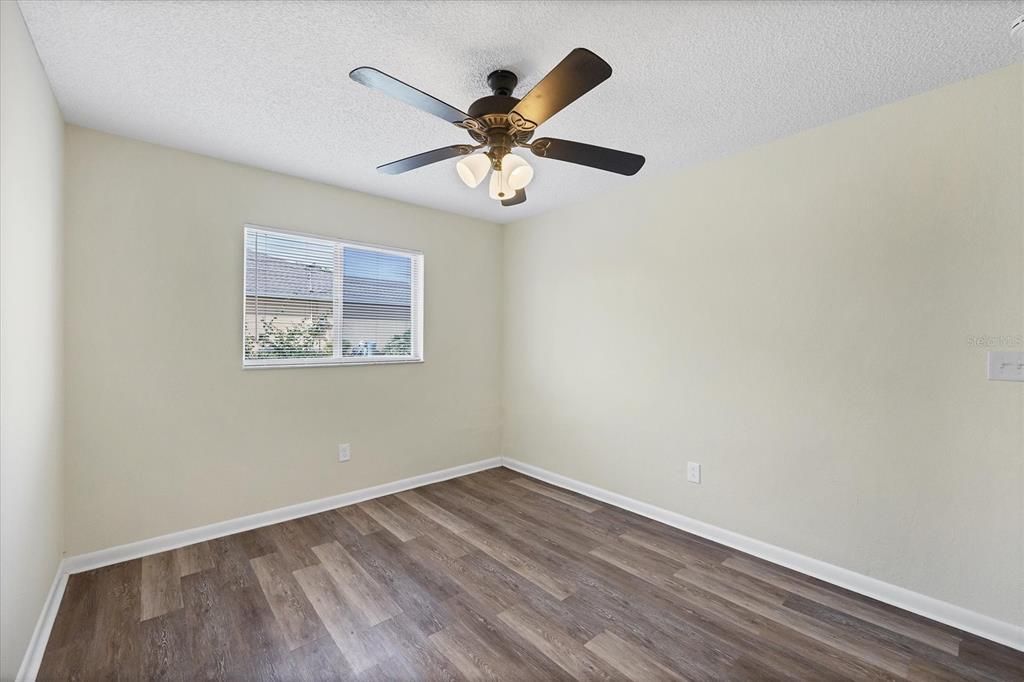 For Sale: $275,000 (3 beds, 2 baths, 1371 Square Feet)