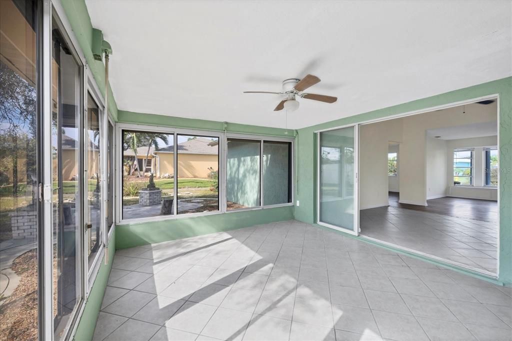 For Sale: $275,000 (3 beds, 2 baths, 1371 Square Feet)