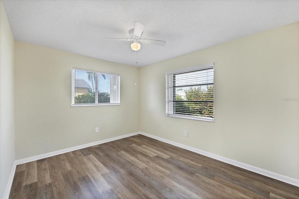 For Sale: $275,000 (3 beds, 2 baths, 1371 Square Feet)