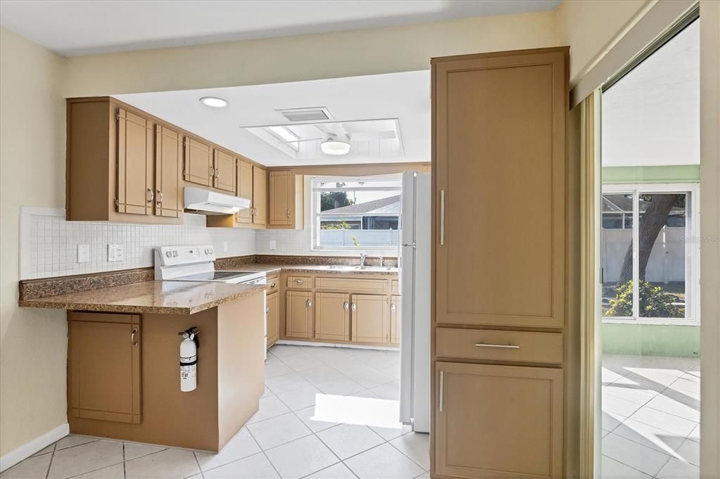 For Sale: $275,000 (3 beds, 2 baths, 1371 Square Feet)