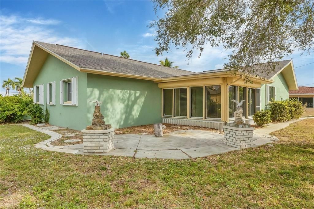 For Sale: $275,000 (3 beds, 2 baths, 1371 Square Feet)