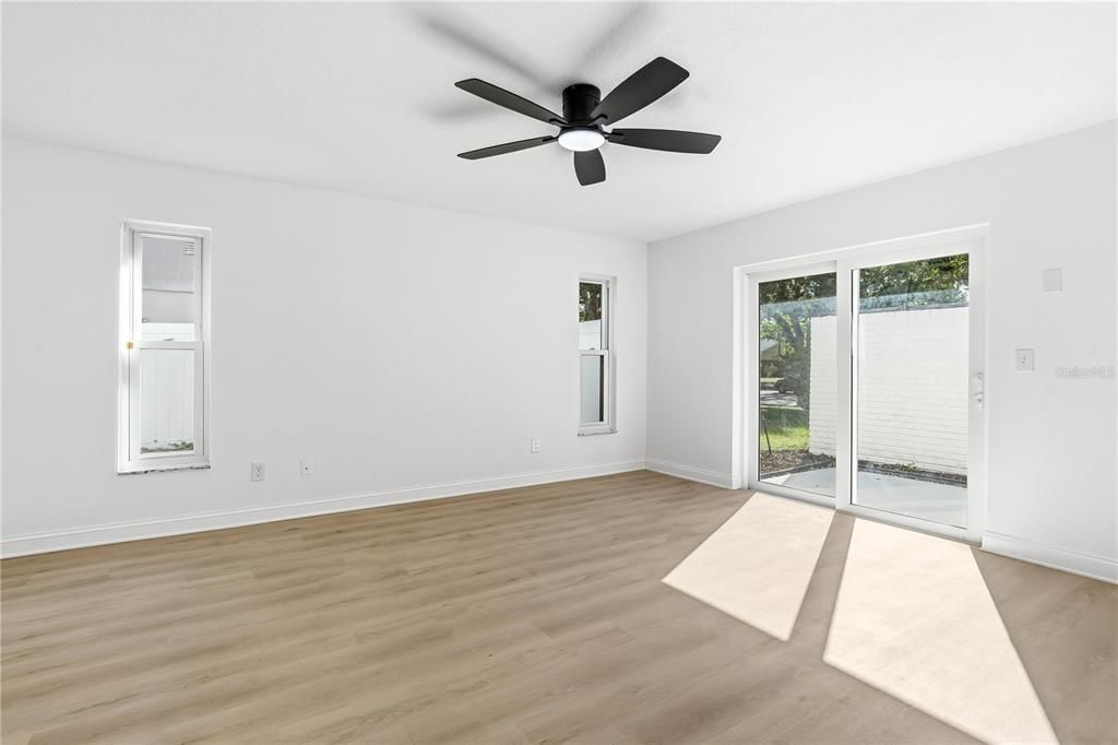 待售: $659,900 (4 贝兹, 2 浴室, 2096 平方英尺)