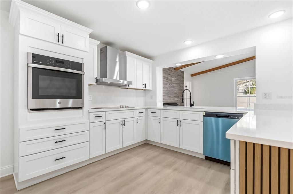 待售: $659,900 (4 贝兹, 2 浴室, 2096 平方英尺)