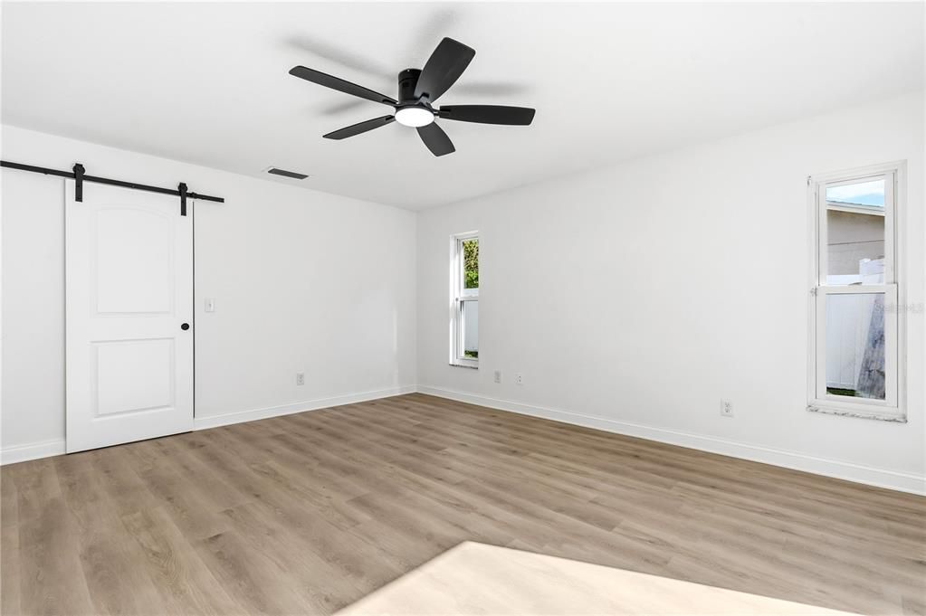 待售: $659,900 (4 贝兹, 2 浴室, 2096 平方英尺)