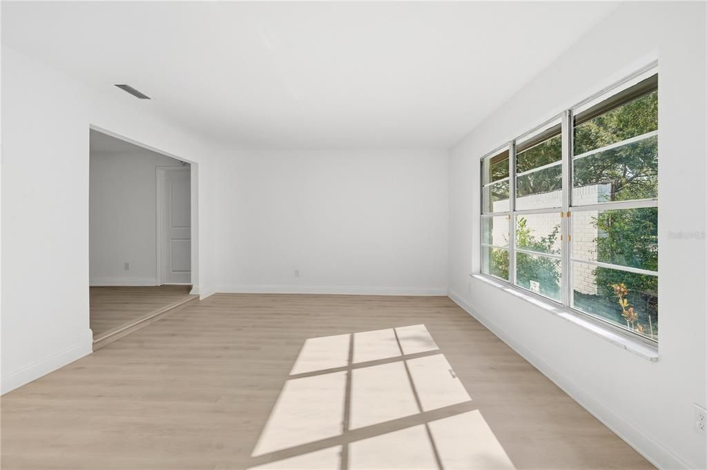 待售: $659,900 (4 贝兹, 2 浴室, 2096 平方英尺)