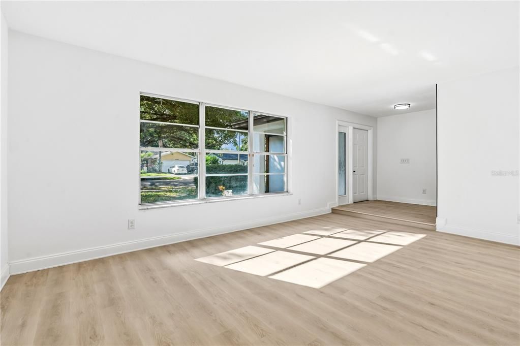 待售: $659,900 (4 贝兹, 2 浴室, 2096 平方英尺)