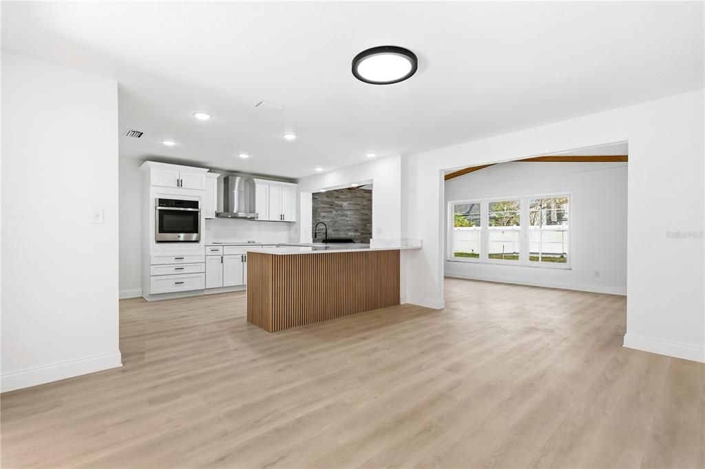 待售: $659,900 (4 贝兹, 2 浴室, 2096 平方英尺)