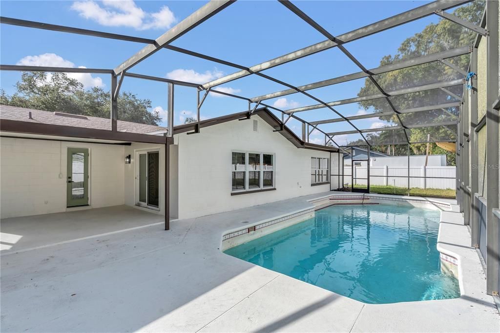 待售: $659,900 (4 贝兹, 2 浴室, 2096 平方英尺)