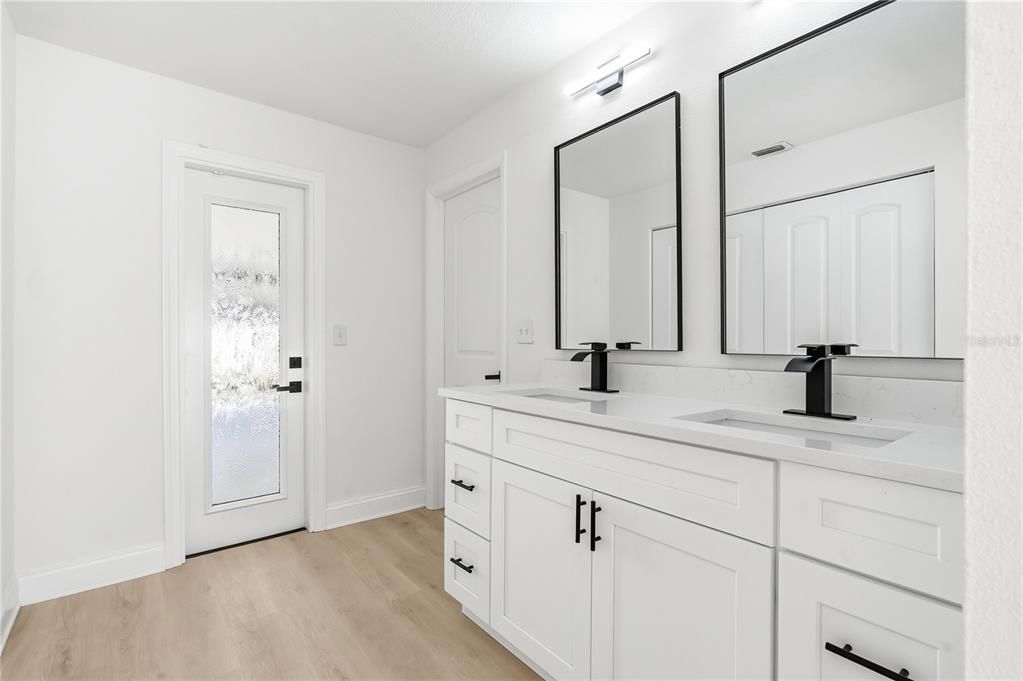 待售: $659,900 (4 贝兹, 2 浴室, 2096 平方英尺)