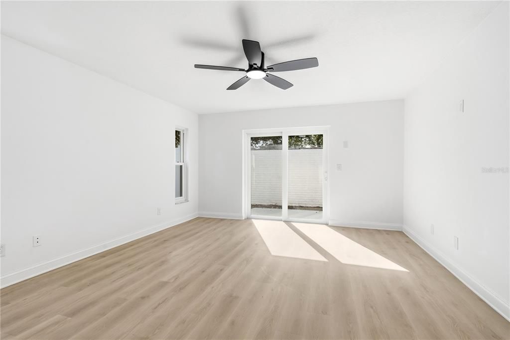 待售: $659,900 (4 贝兹, 2 浴室, 2096 平方英尺)