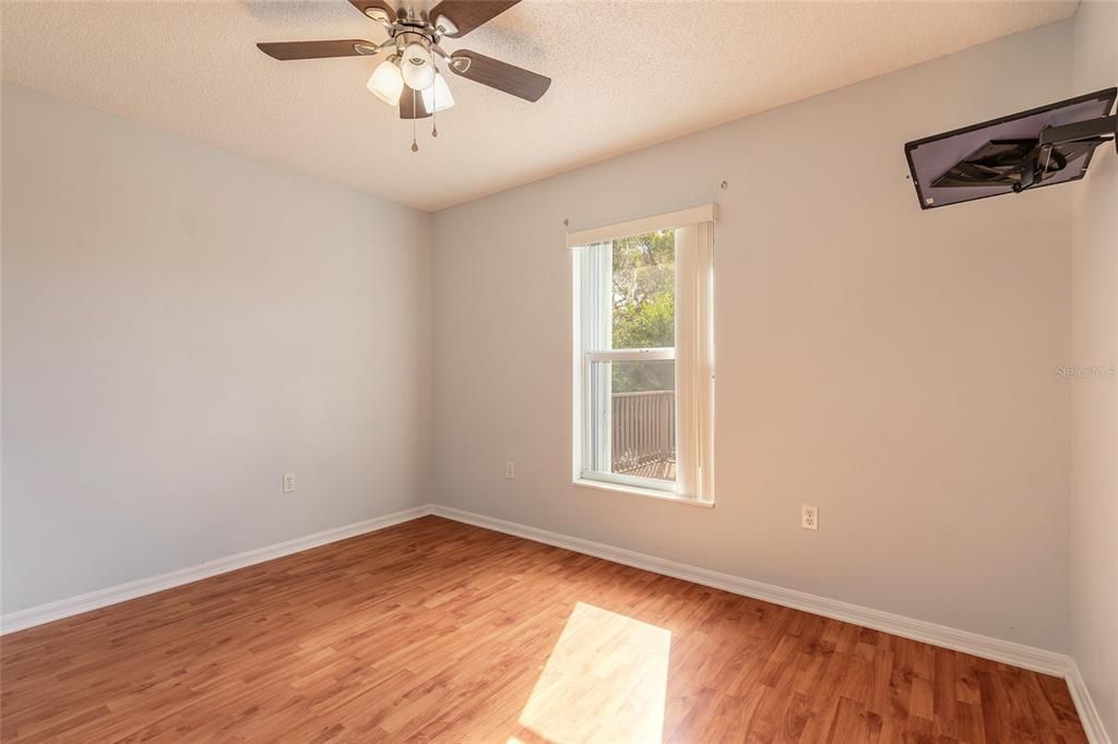 На продажу: $335,000 (3 спален, 2 ванн, 1172 Квадратных фут)