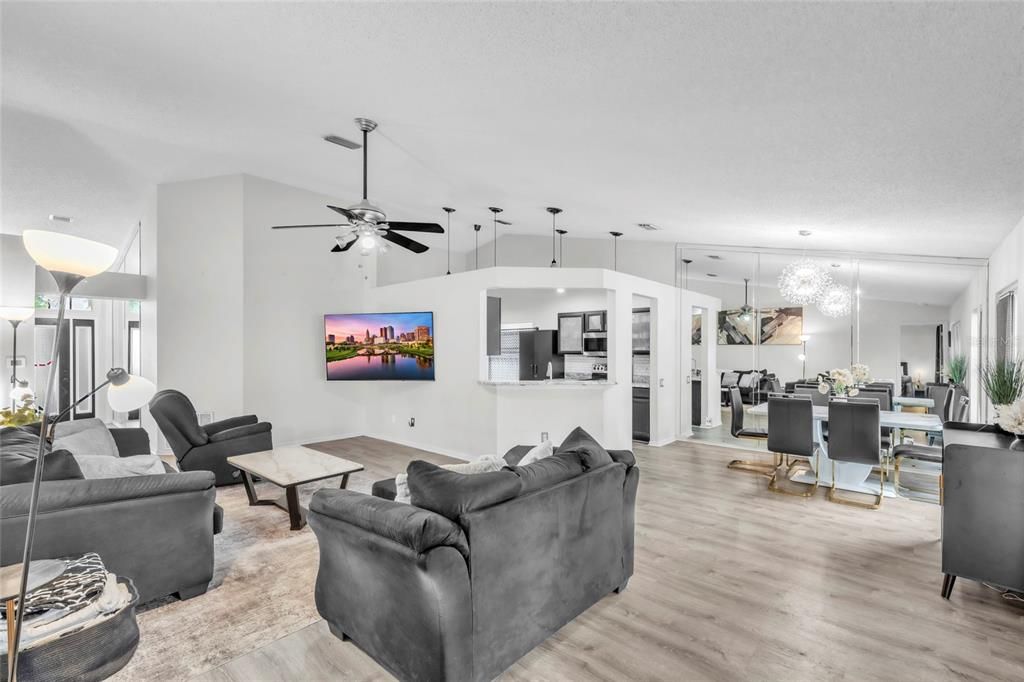 待售: $350,000 (3 贝兹, 2 浴室, 1503 平方英尺)