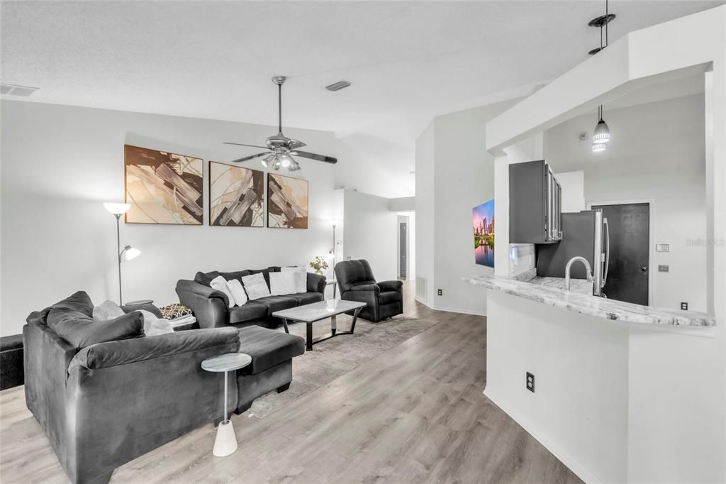 待售: $350,000 (3 贝兹, 2 浴室, 1503 平方英尺)