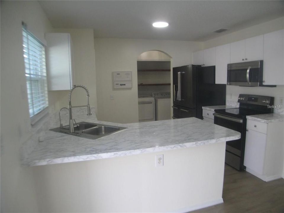 For Rent: $2,450 (3 beds, 2 baths, 1457 Square Feet)