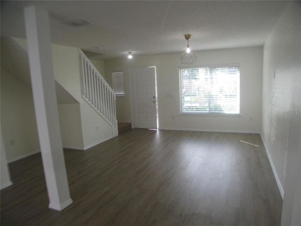 For Rent: $2,450 (3 beds, 2 baths, 1457 Square Feet)