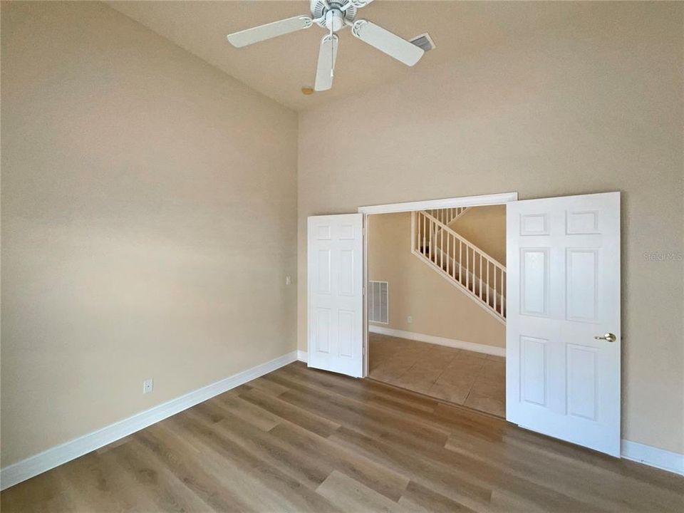 En Venta: $420,000 (3 camas, 3 baños, 2685 Pies cuadrados)