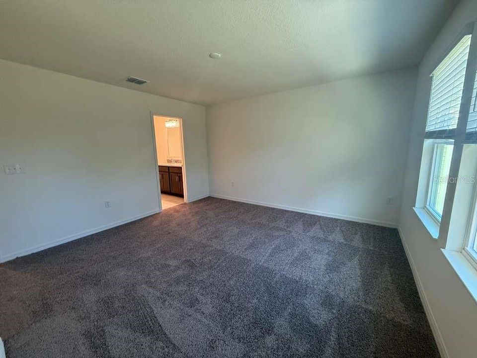 For Rent: $2,100 (3 beds, 2 baths, 1473 Square Feet)