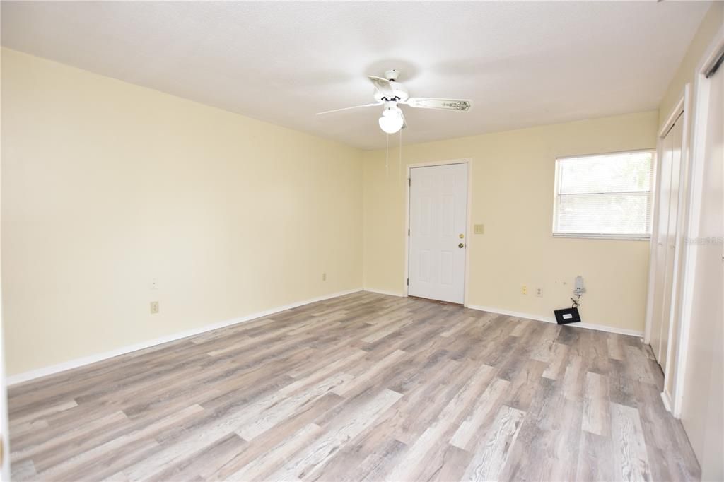 En Renta: $999 (1 camas, 1 baños, 1000 Pies cuadrados)