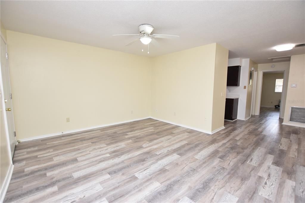 En Renta: $999 (1 camas, 1 baños, 1000 Pies cuadrados)