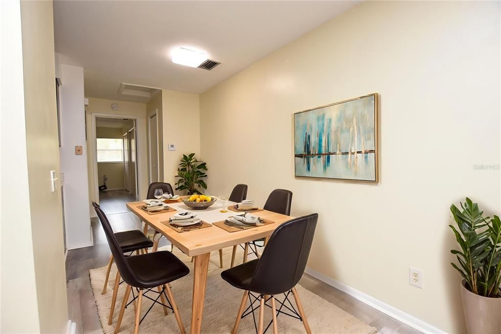 En Renta: $999 (1 camas, 1 baños, 1000 Pies cuadrados)