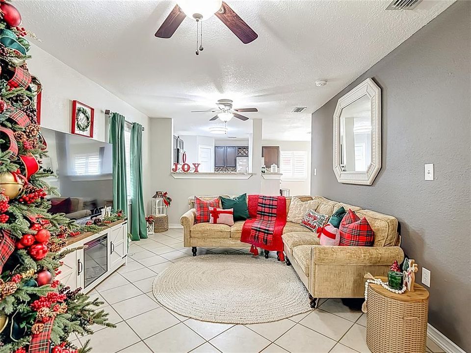 For Sale: $405,000 (4 beds, 2 baths, 1886 Square Feet)