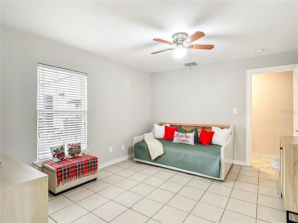 For Sale: $405,000 (4 beds, 2 baths, 1886 Square Feet)