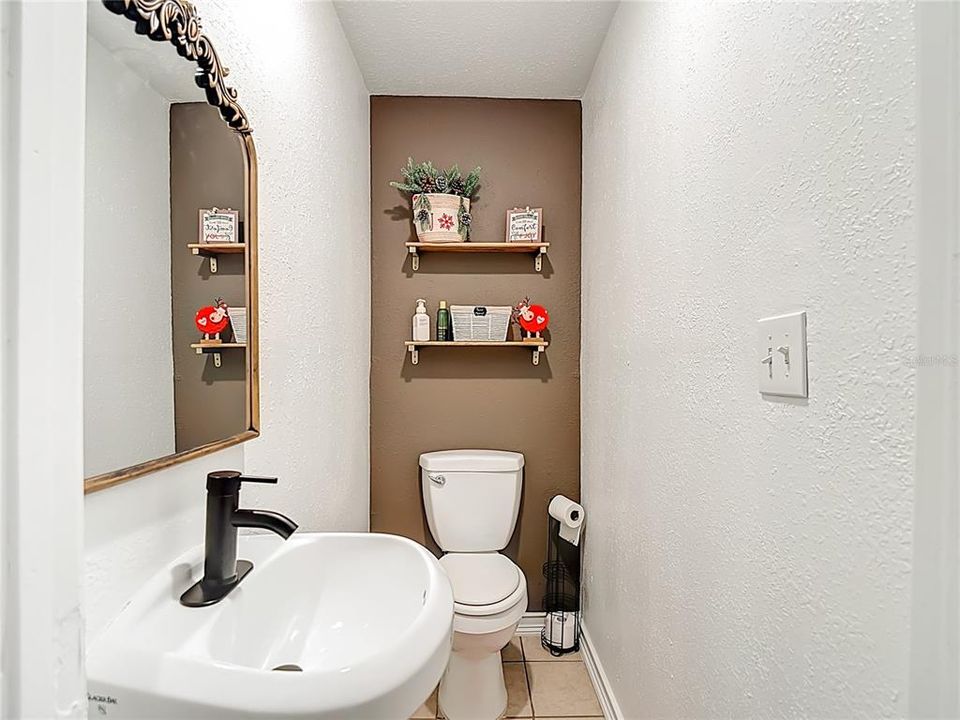 For Sale: $405,000 (4 beds, 2 baths, 1886 Square Feet)