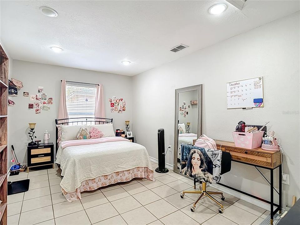 For Sale: $405,000 (4 beds, 2 baths, 1886 Square Feet)