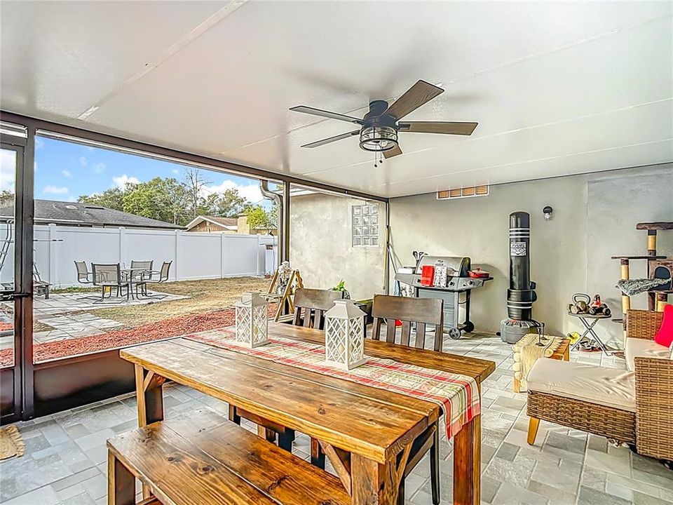 For Sale: $405,000 (4 beds, 2 baths, 1886 Square Feet)