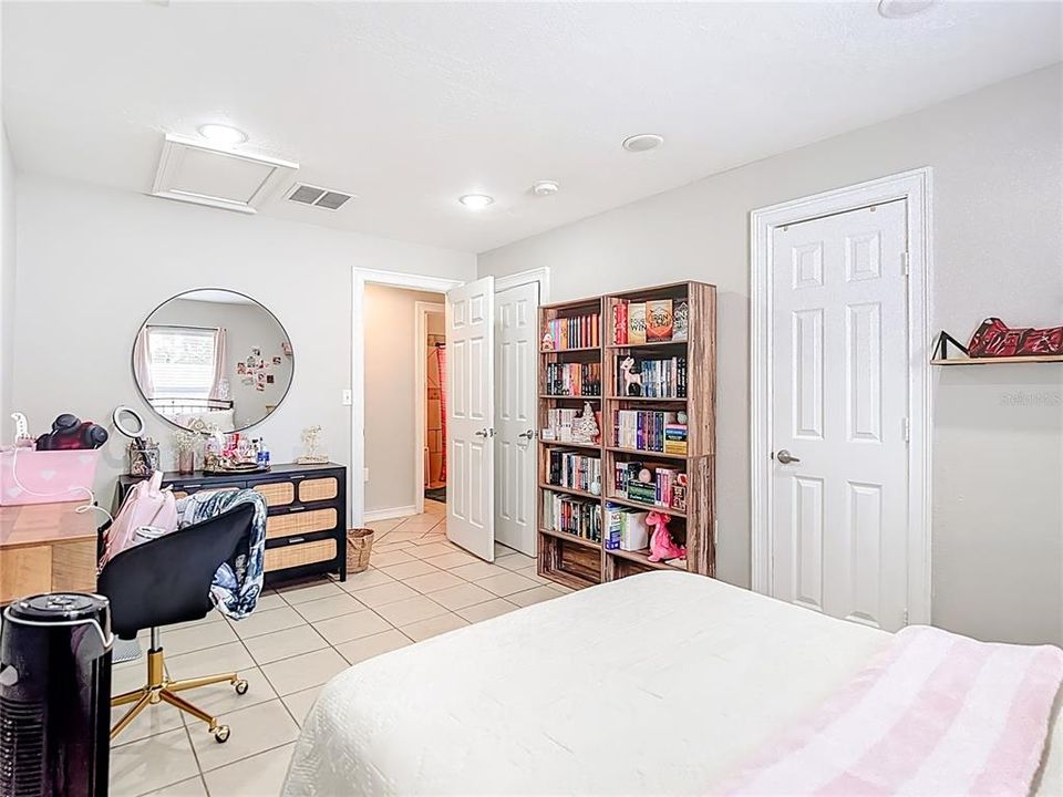 For Sale: $405,000 (4 beds, 2 baths, 1886 Square Feet)