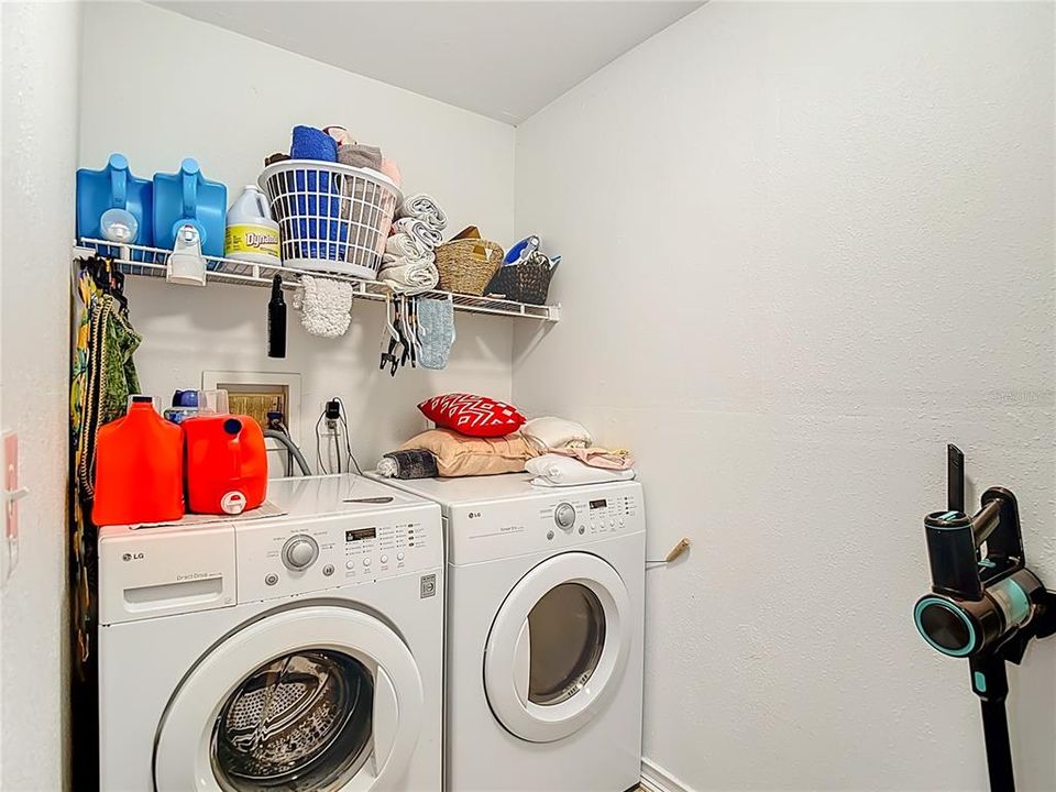 For Sale: $405,000 (4 beds, 2 baths, 1886 Square Feet)